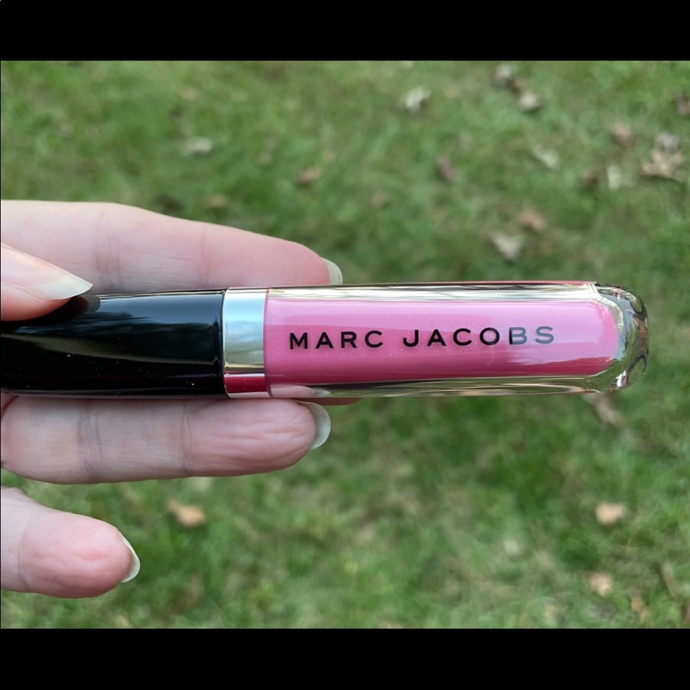 Marc Jacobs Enamored Hydrating Lip Gloss in Sweet Escape 564 NIB